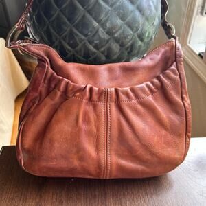Vintage 70’s Carried Away Caramel Brown Leather hand shoulder bag